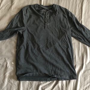 St. John’s bay Henley size M